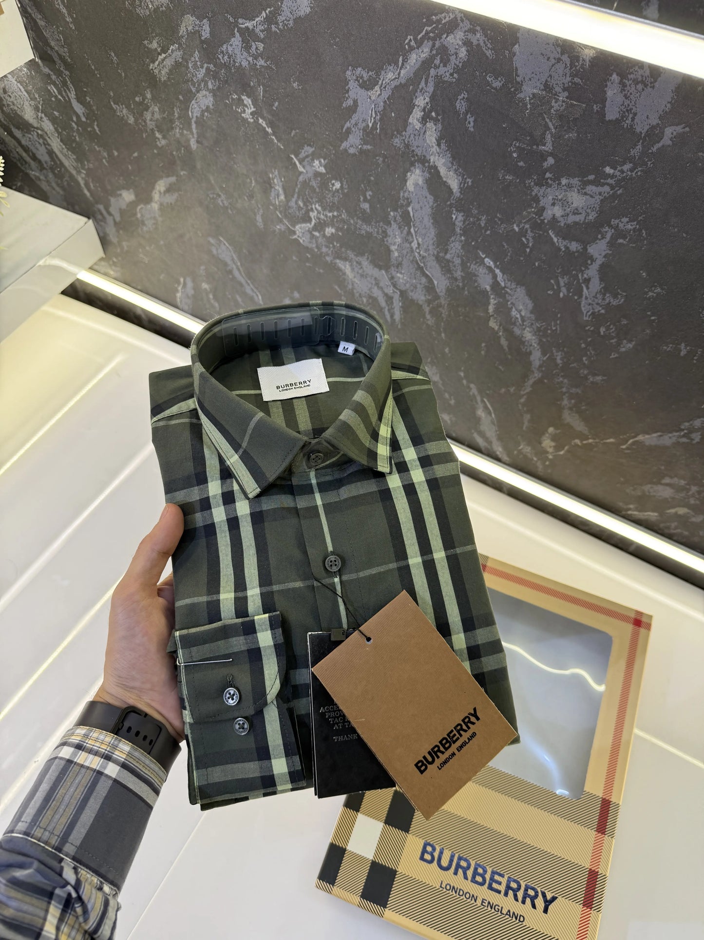 Burberr y Checks Premium Store article Shirt with Original Box