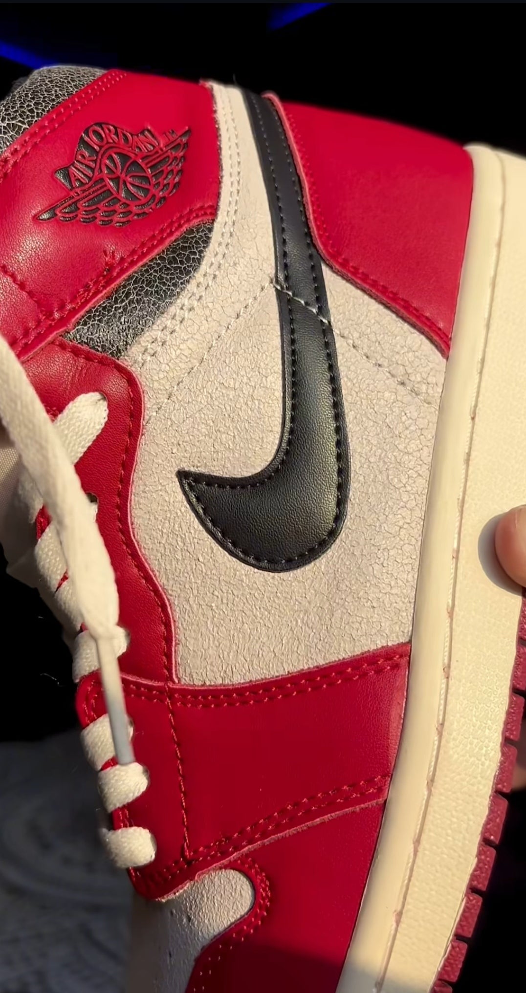 Nike Air Jordan Retro 1 LOST AND FOUND