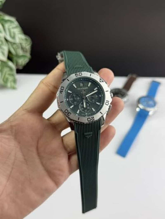TaG HE_UEr Aquaracer