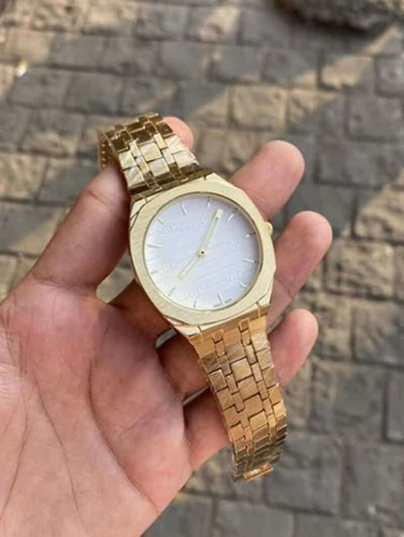 GUcCI 25H
