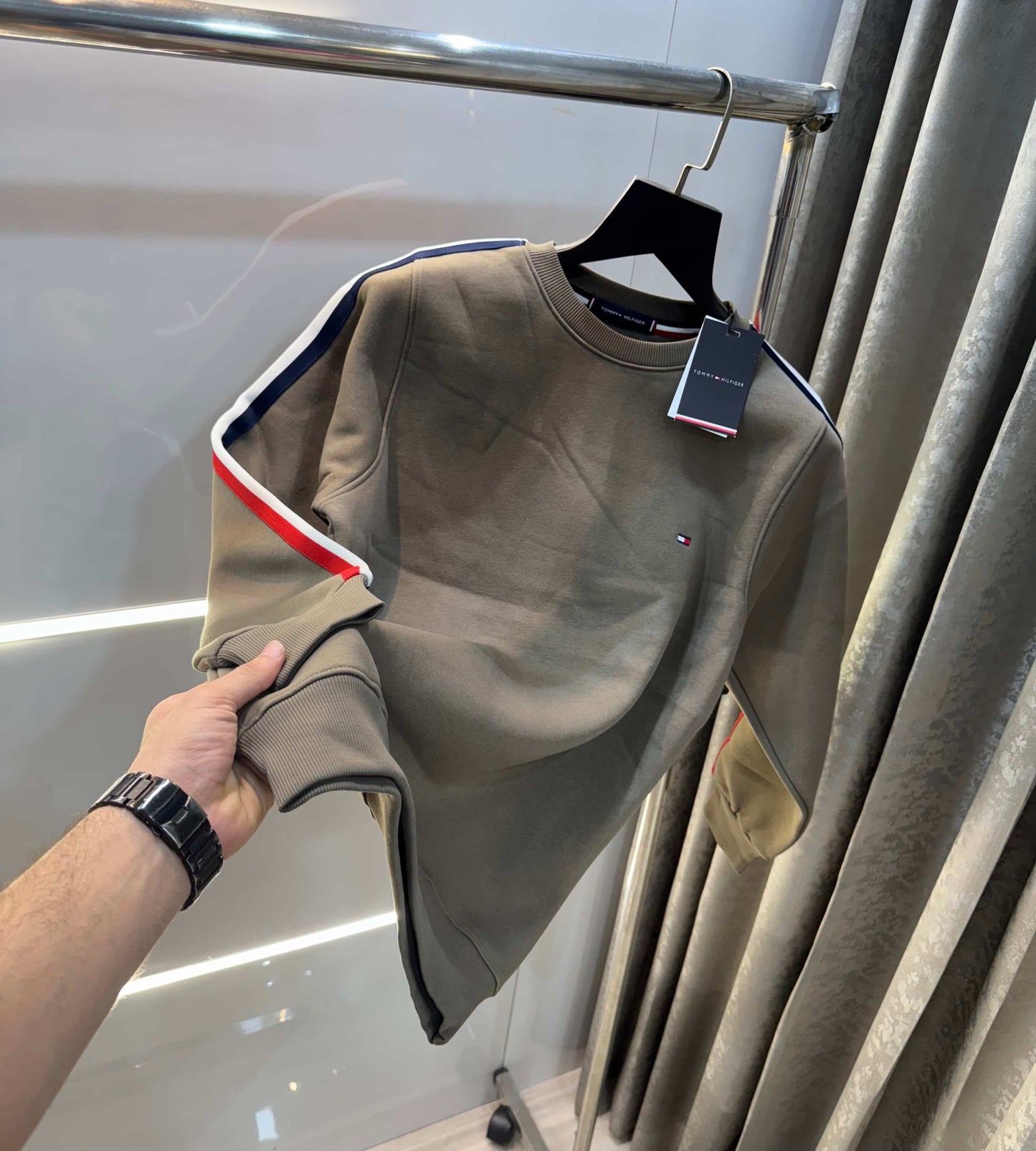 Tomm y Hilfiger Olive Green Premium Sweatshirt