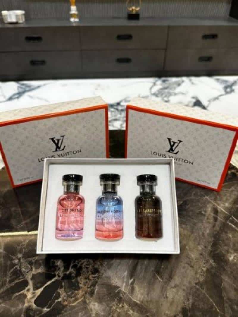 Louis_Vuitton_Combo_Gift_Set_of_3_(127)