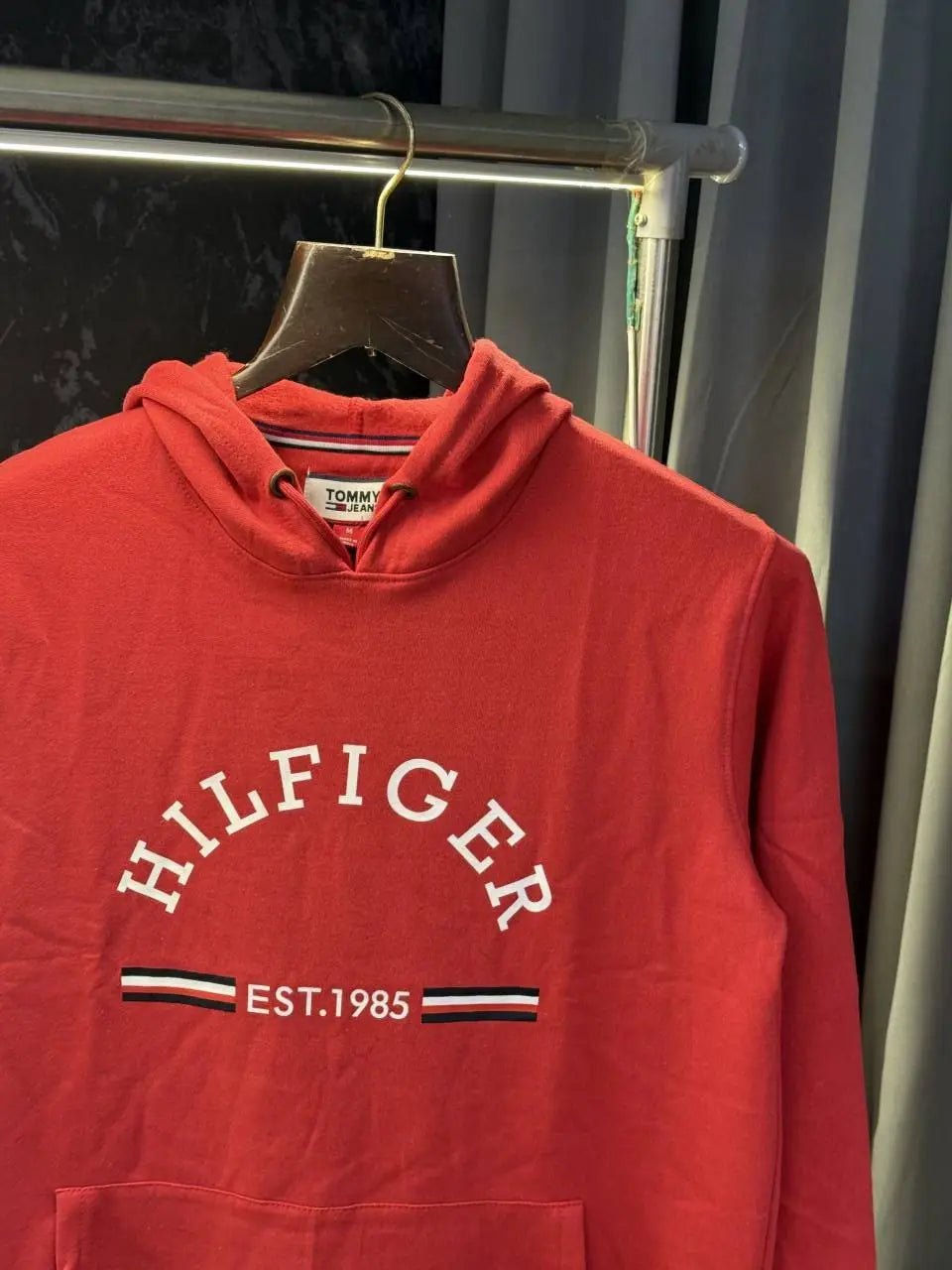 Tommy_Hilfiger Store Article Hoodie (Red)