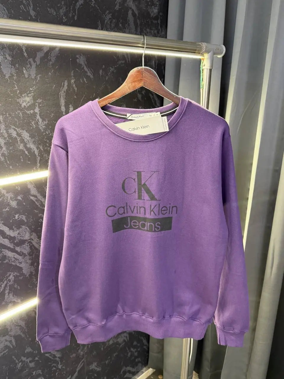 Calvin_Klein Premium Sweatshirt Store article