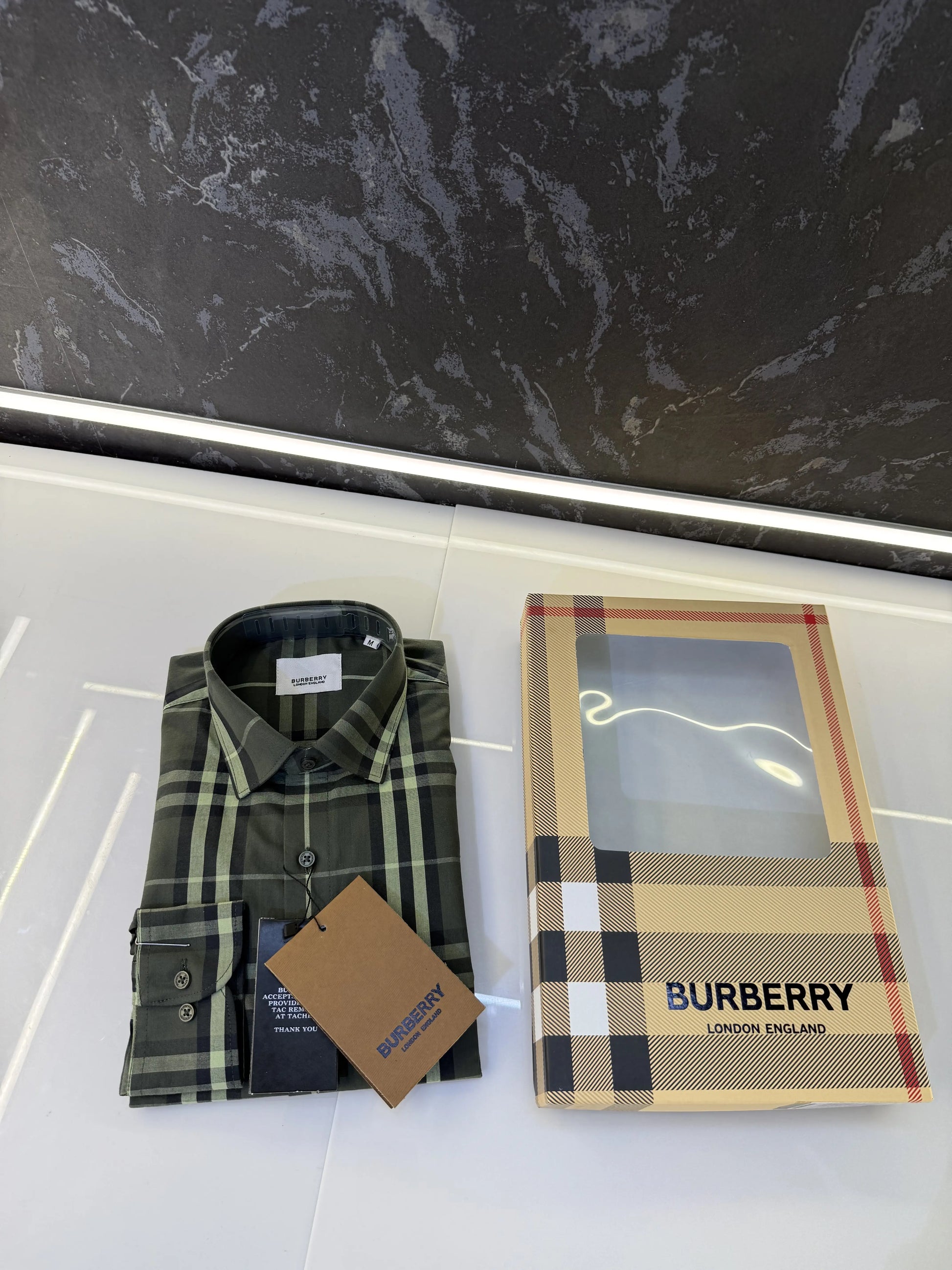 Burberr y Checks Premium Store article Shirt with Original Box