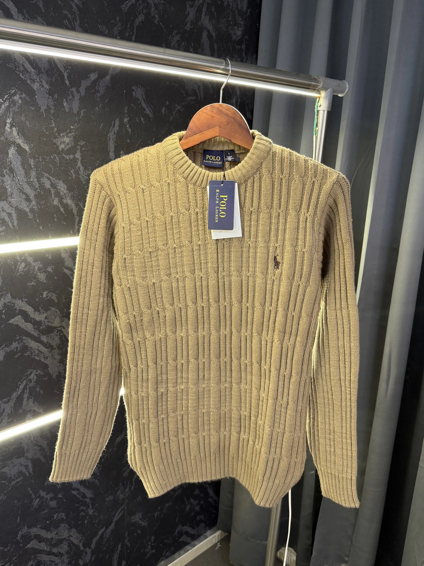 Ralph_Lauren Premium Cable Knit Sweater (Store Article)