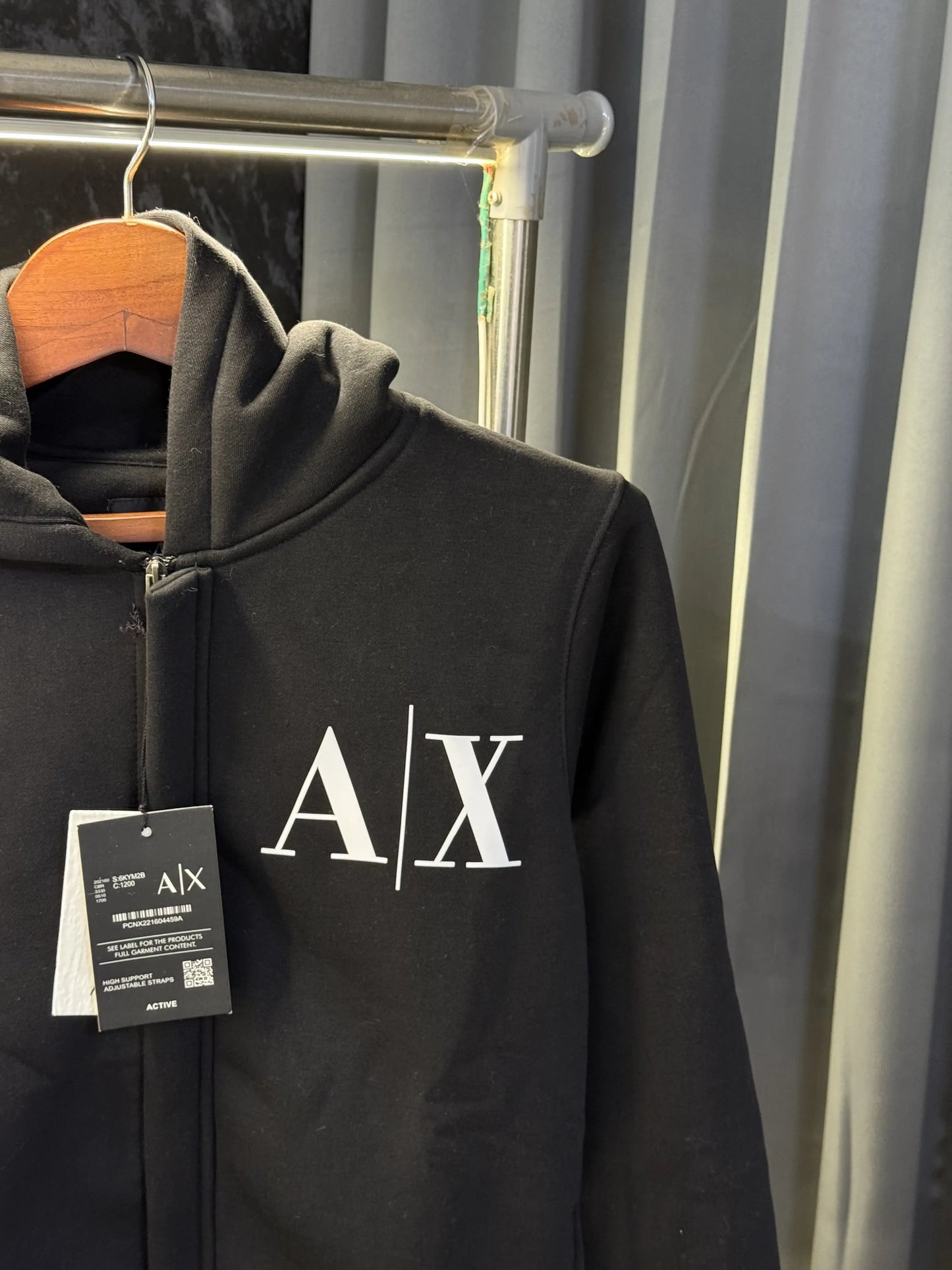 Arman i Exchang e Zipper Pull Over Hoodie (Black)