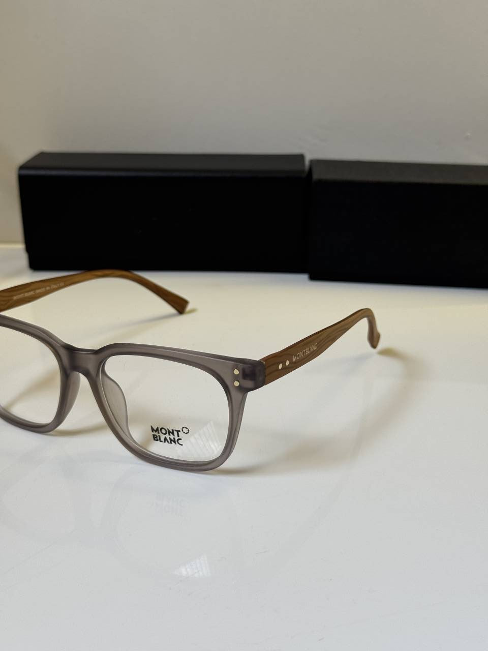 Mont_Blanc_5181_Grey_Wooden