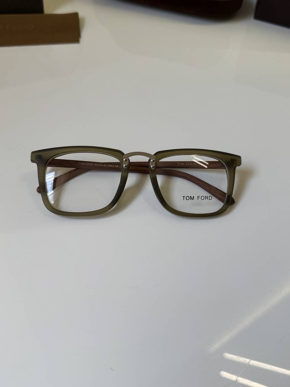 Tomford_5184_Gun_Green_With_Wooden_Stick