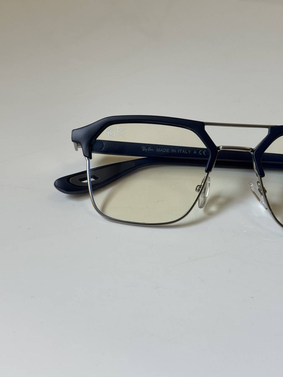 Rayban_04_Blue_Frame_Ferrari_Edition