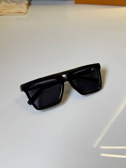 Louis_Vuitton_7777_Black