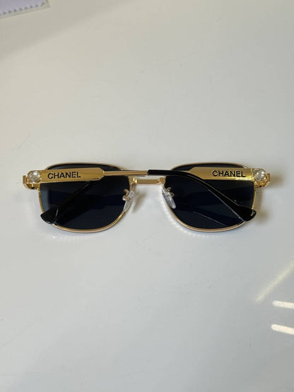 Chanel_8068_Gold_Black
