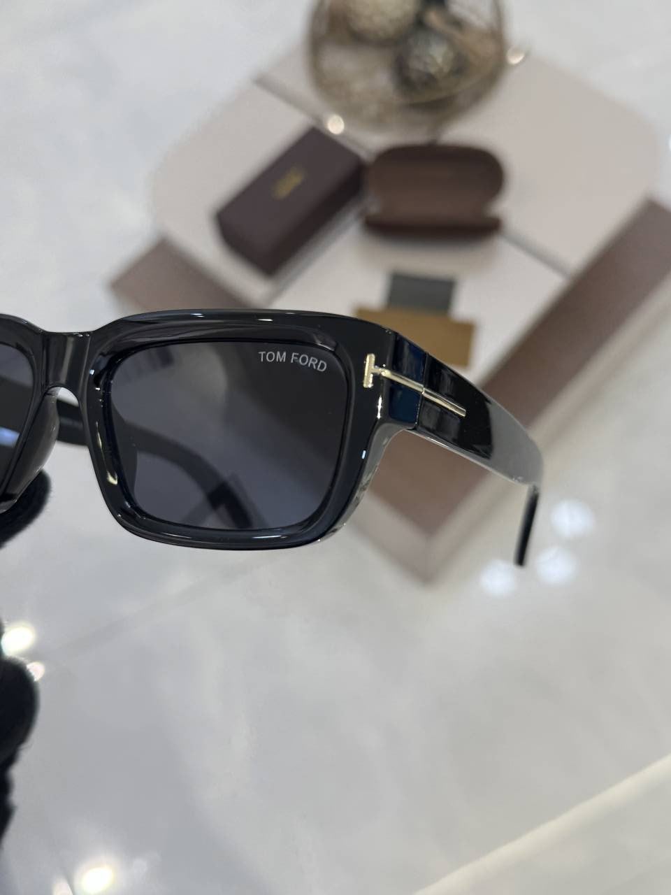 Tomford_262_Full_Black