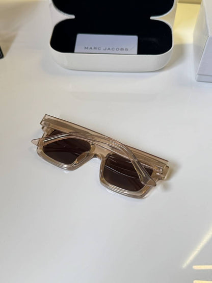Marc_Jacobs_003_Light_brown