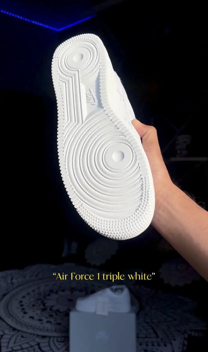 Nike Airforce 1 Triple White Unisex Model