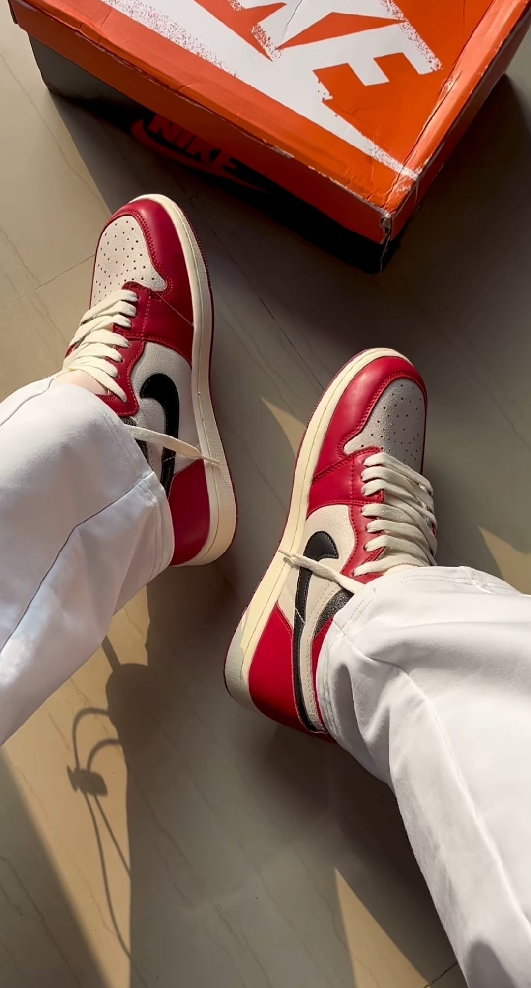 Nike Air Jordan Retro 1 LOST AND FOUND