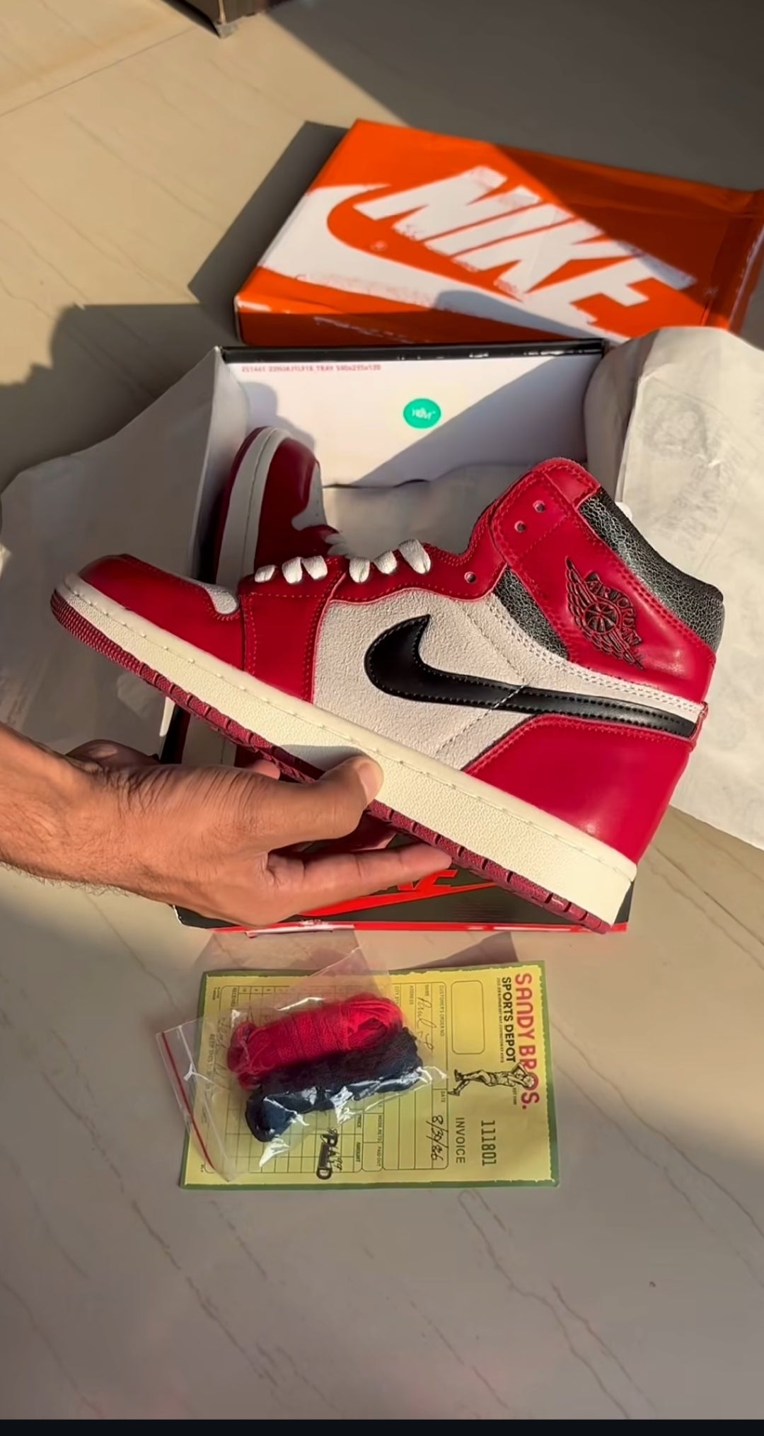 Nike Air Jordan Retro 1 LOST AND FOUND